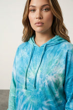 Mavi batik desenli büyük beden kadın kapüşonlu sweatshirt ön çekim