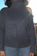 Omzu Boncuk Detaylı Boğazlı Triko Kazak MY-170