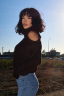 Omzu Boncuk Detaylı Boğazlı Triko Kazak MY-170