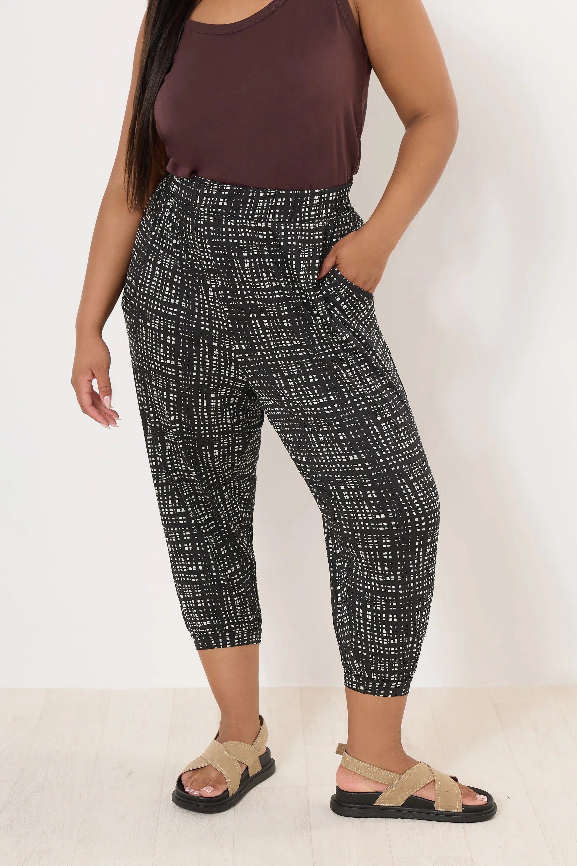 Büyük Beden Paçası ve Beli Lastik Detaylı Cepli Jogger Pantolon 303017