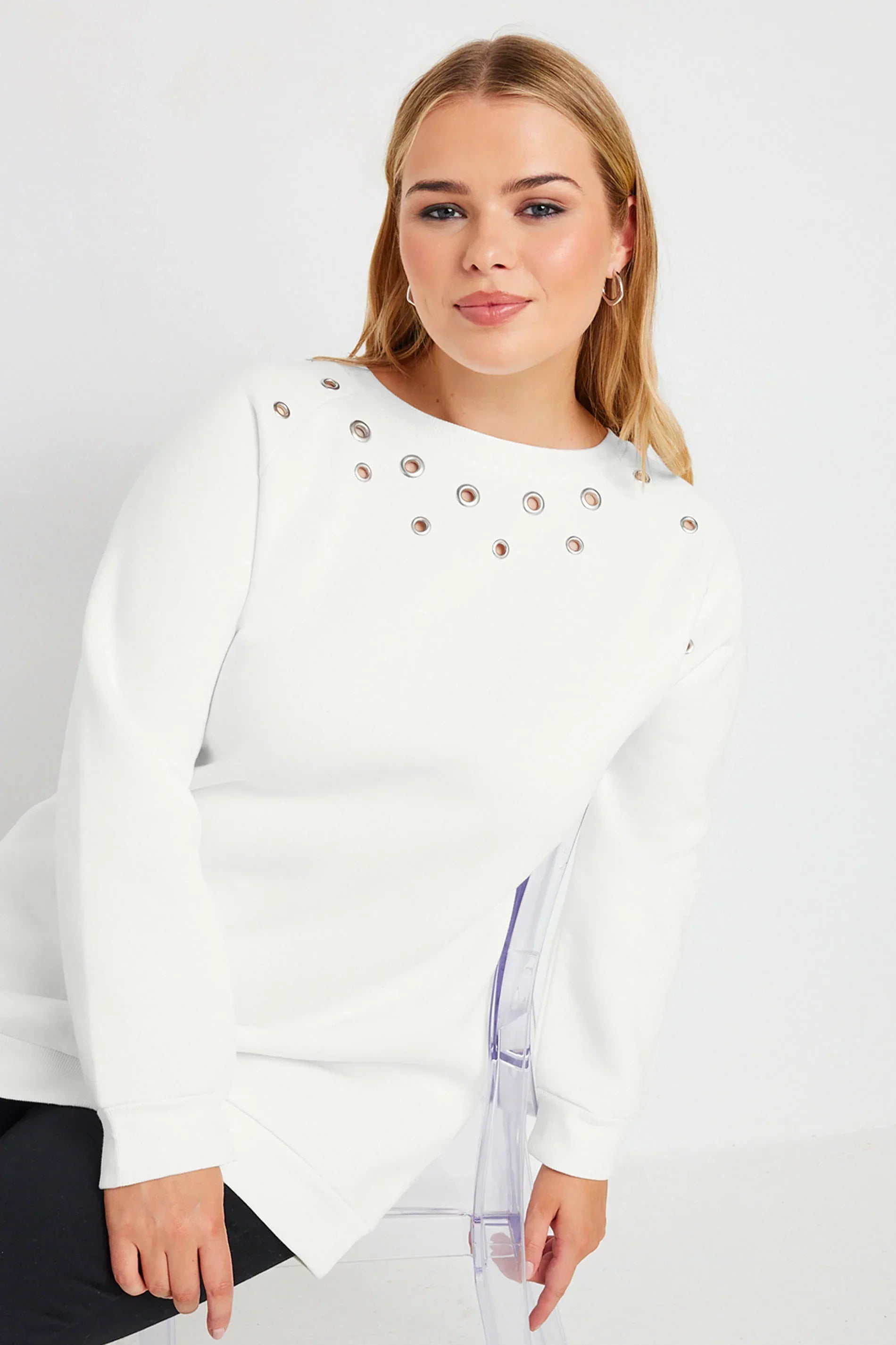 Büyük Beden Bisiklet Yaka Kuşgözü Detaylı Uzun Kollu Sweatshirt 302996