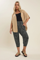 Büyük Beden Dar Paça Bilek Üstü Kısa Kesim Desenli Cepli Pantolon 302447