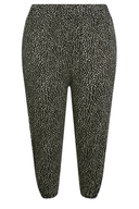 Büyük Beden Dar Paça Bilek Üstü Kısa Kesim Desenli Cepli Pantolon 302447