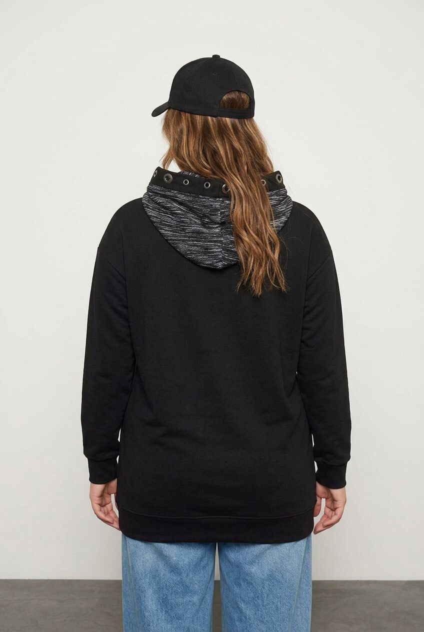 Siyah desenli büyük beden kadın sweatshirt arka görünüm