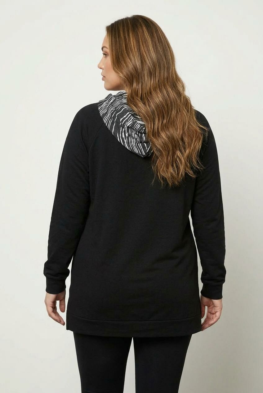 Siyah desenli büyük beden kadın sweatshirt arka görünüm