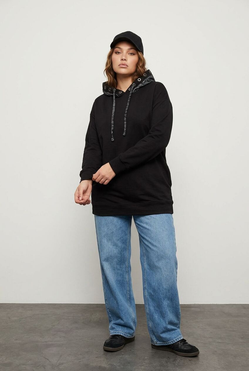 Siyah desenli büyük beden kadın sweatshirt ön çekim