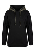 Siyah desenli kapüşonlu büyük beden kadın sweatshirt ön görünüm
