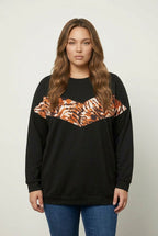 Siyah leopar desenli büyük beden kadın sweatshirt ön çekim