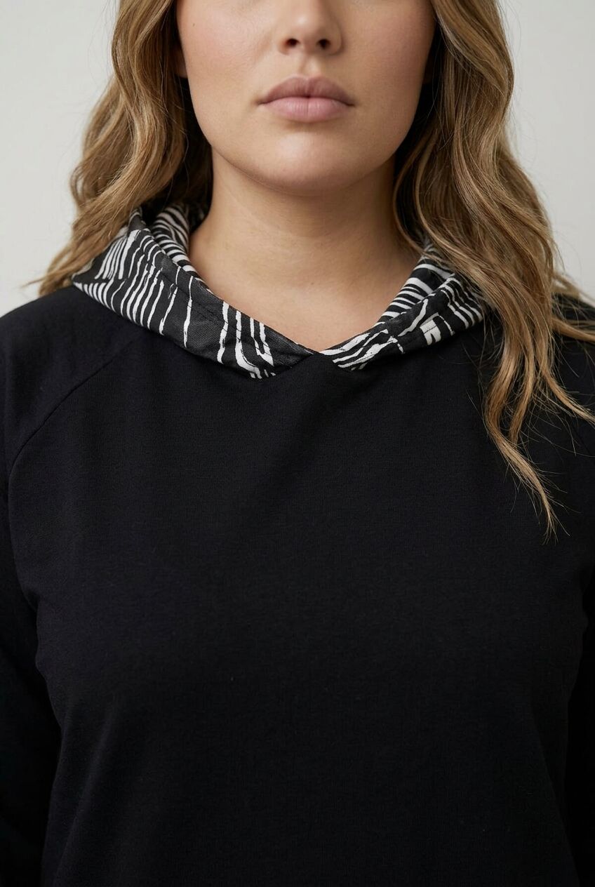 Siyah zebra desenli büyük beden kadın sweatshirt ön çekim