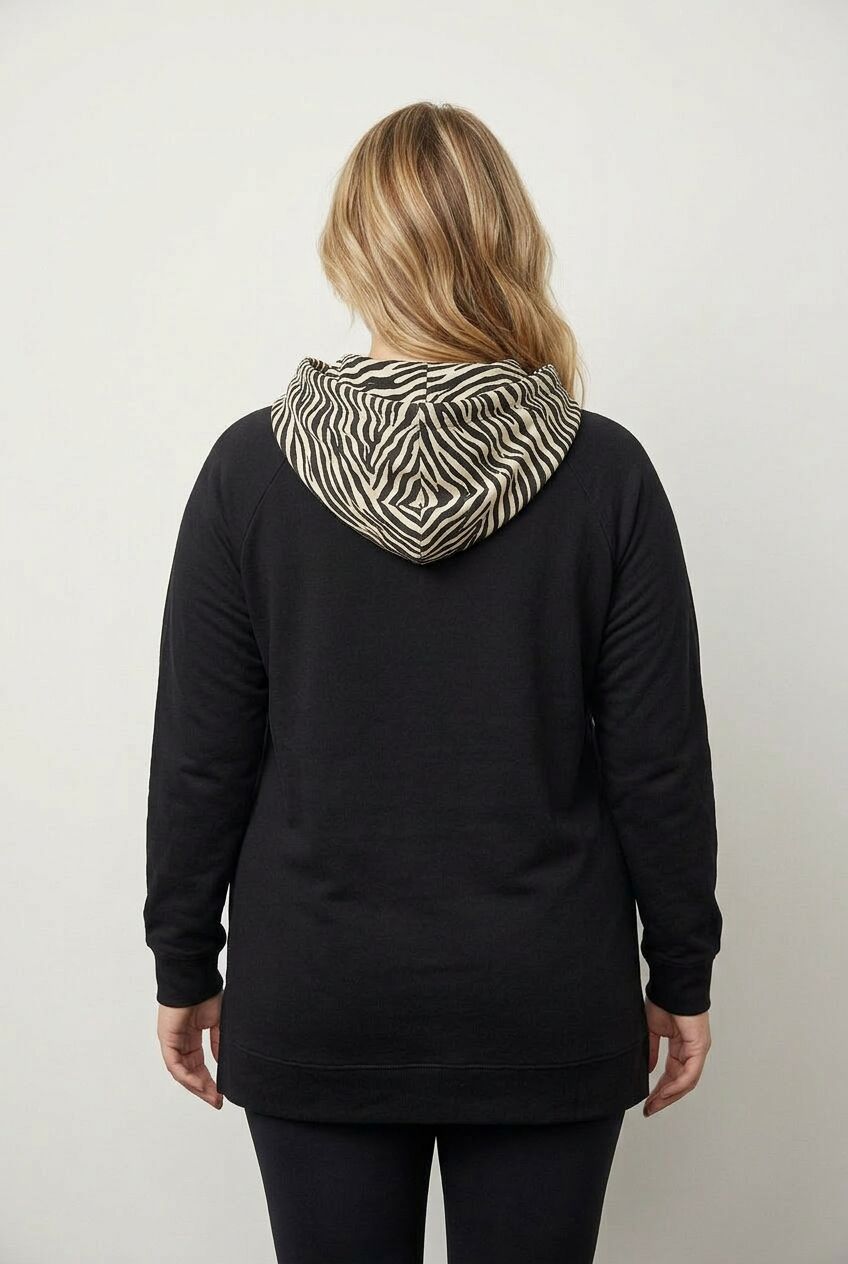 Siyah zebra desenli kapüşonlu büyük beden kadın sweatshirt arka