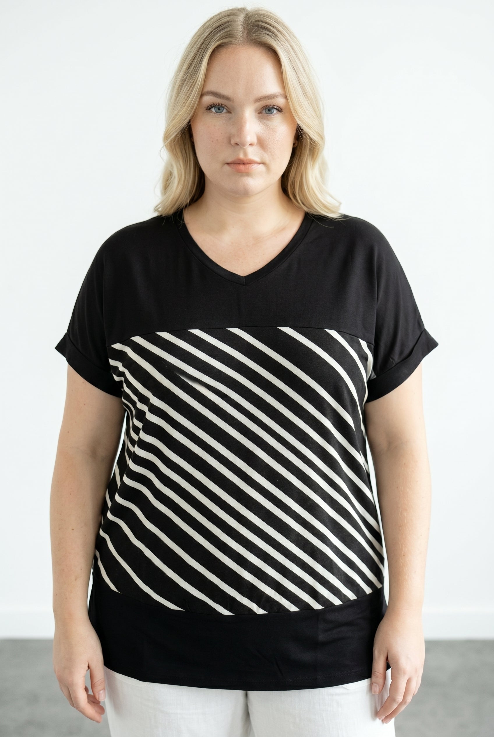 Yırtmaçlı Çizgili Bol Kalıp T-shirt