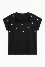 Kalp Nakışlı Kesik Detaylı T-shirt