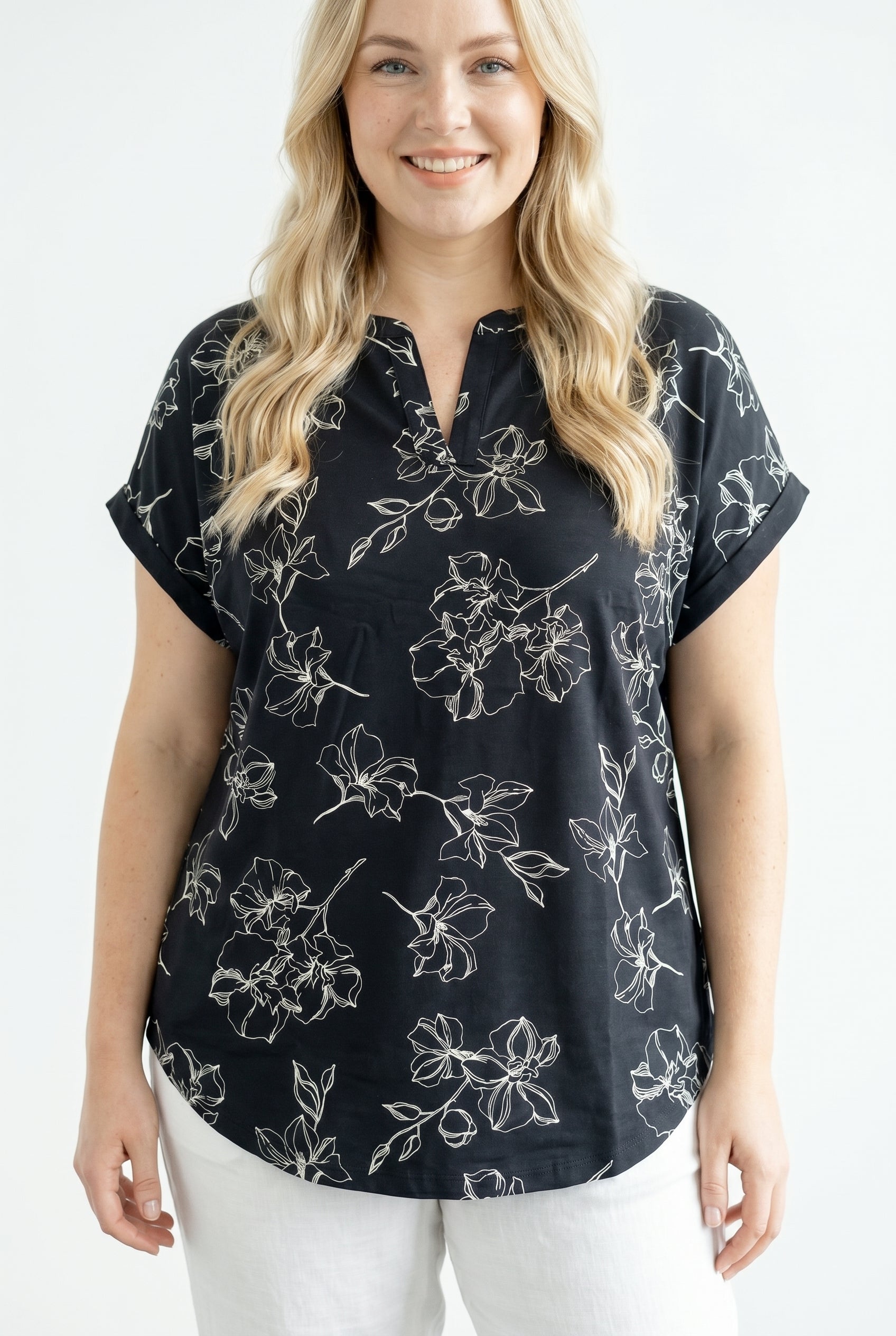 Yaka Detaylı Metalik Baskılı T-shirt