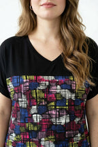 V Yaka Renk Bloklu T-shirt
