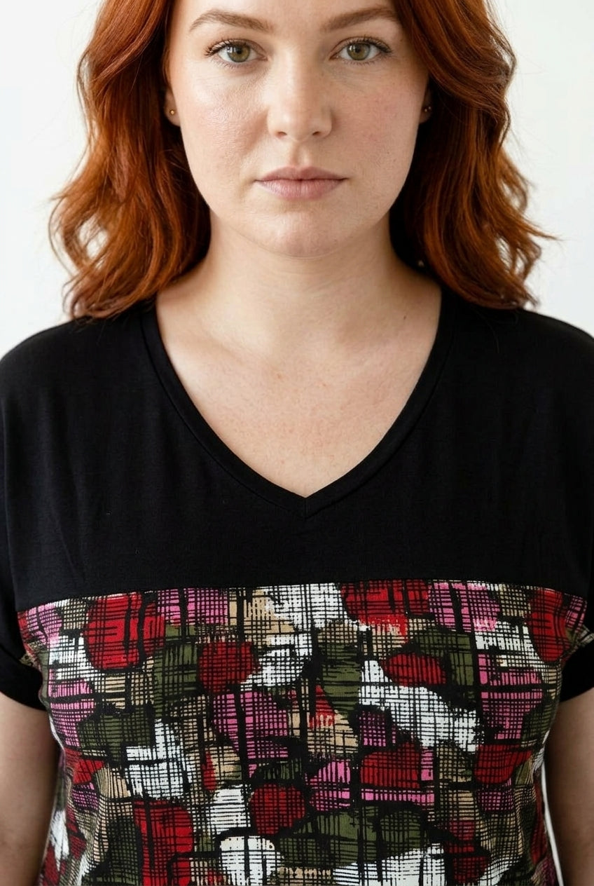 V Yaka Renk Bloklu T-shirt