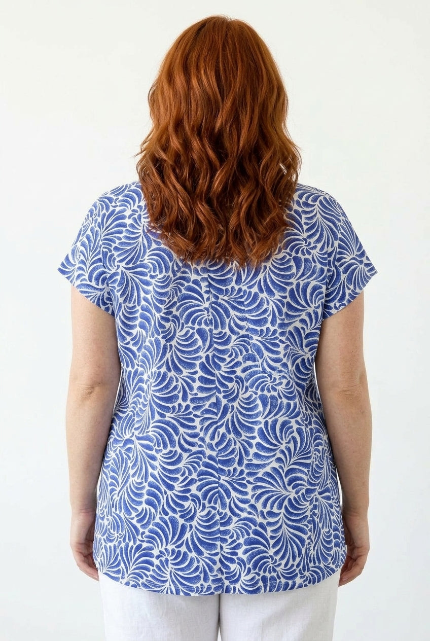 V Yaka Pileli Baskılı T-shirt
