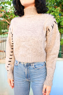 Omzu Dikiş Detaylı Boğazlı Triko Kazak A-081