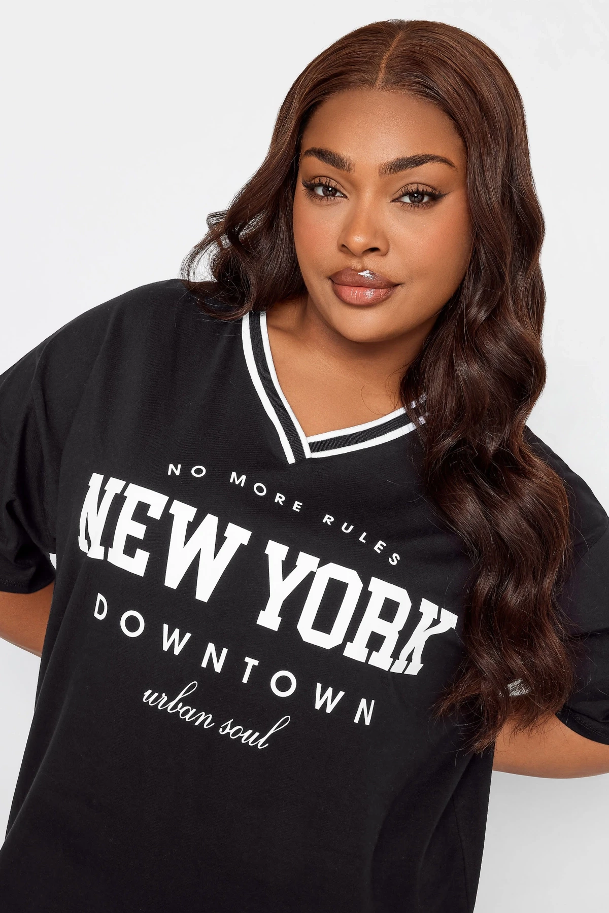 Büyük Beden Önü Baskılı V Yaka Yarım Kollu Uzun Kesim T-Shirt 302504